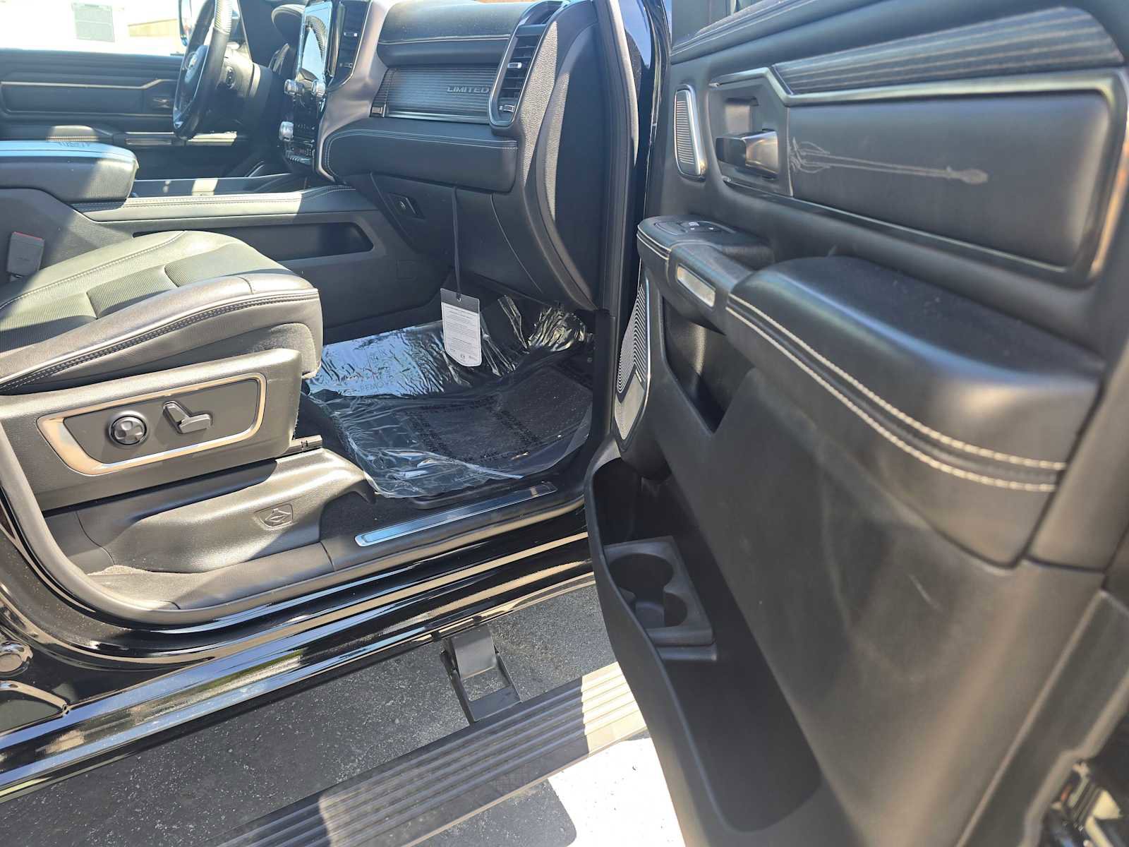 Used 2019 RAM 1500 Limited image 10