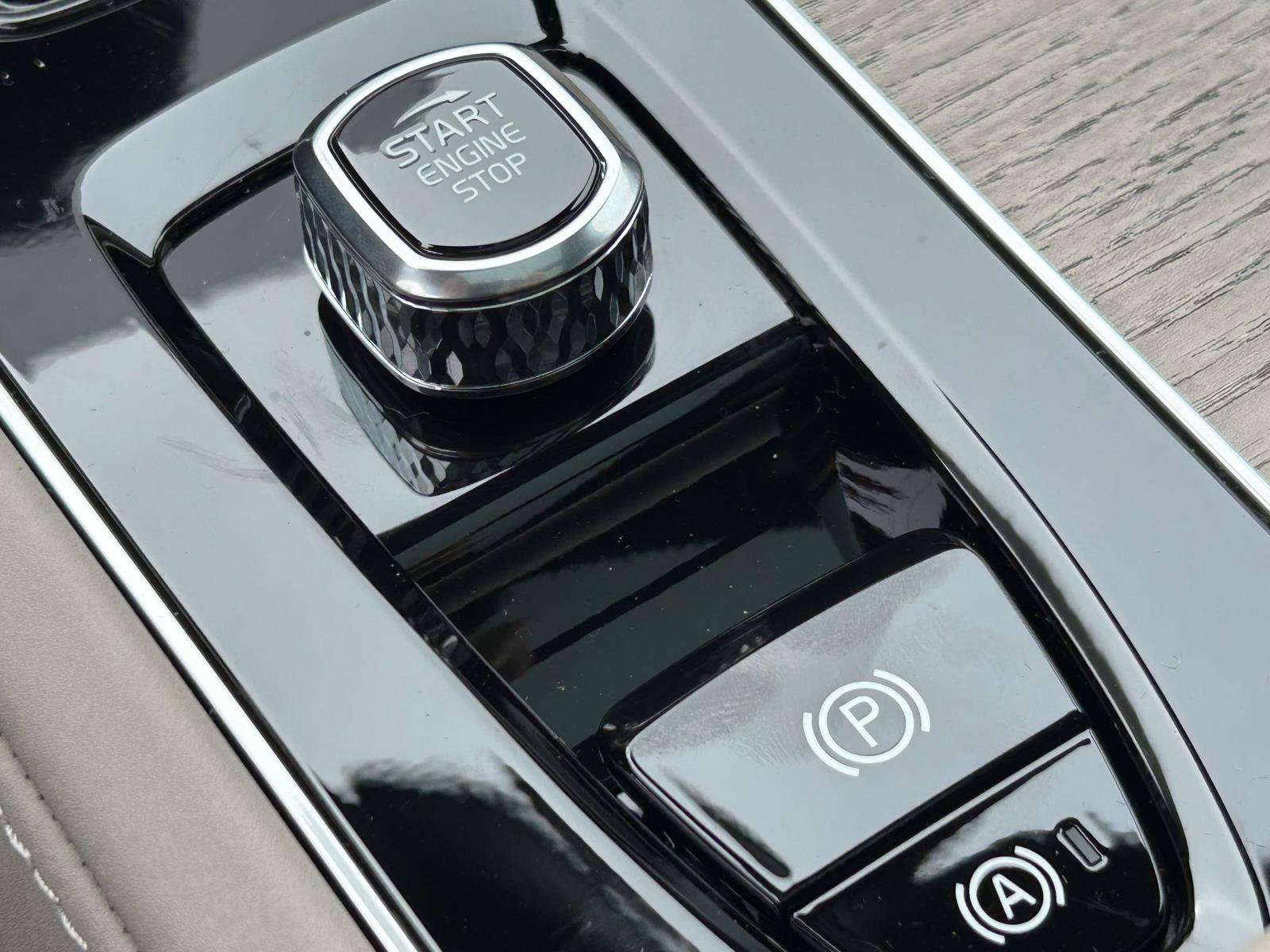 New 2026 Volvo XC90 B6 Plus AWD/4WD image 28