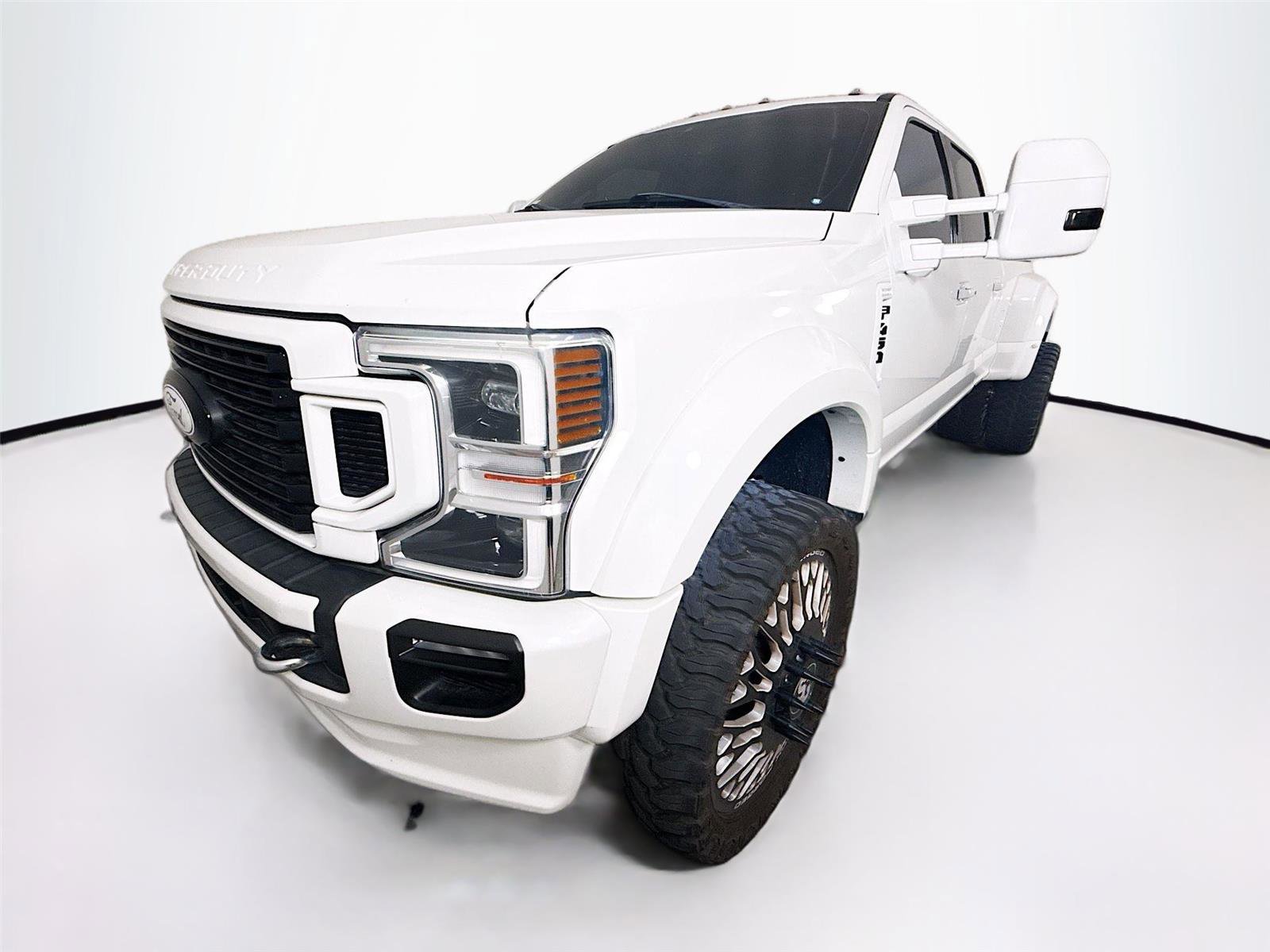 Used 2022 Ford F450 Platinum w/ FX4 Off-Road Package AWD/4WD image 1