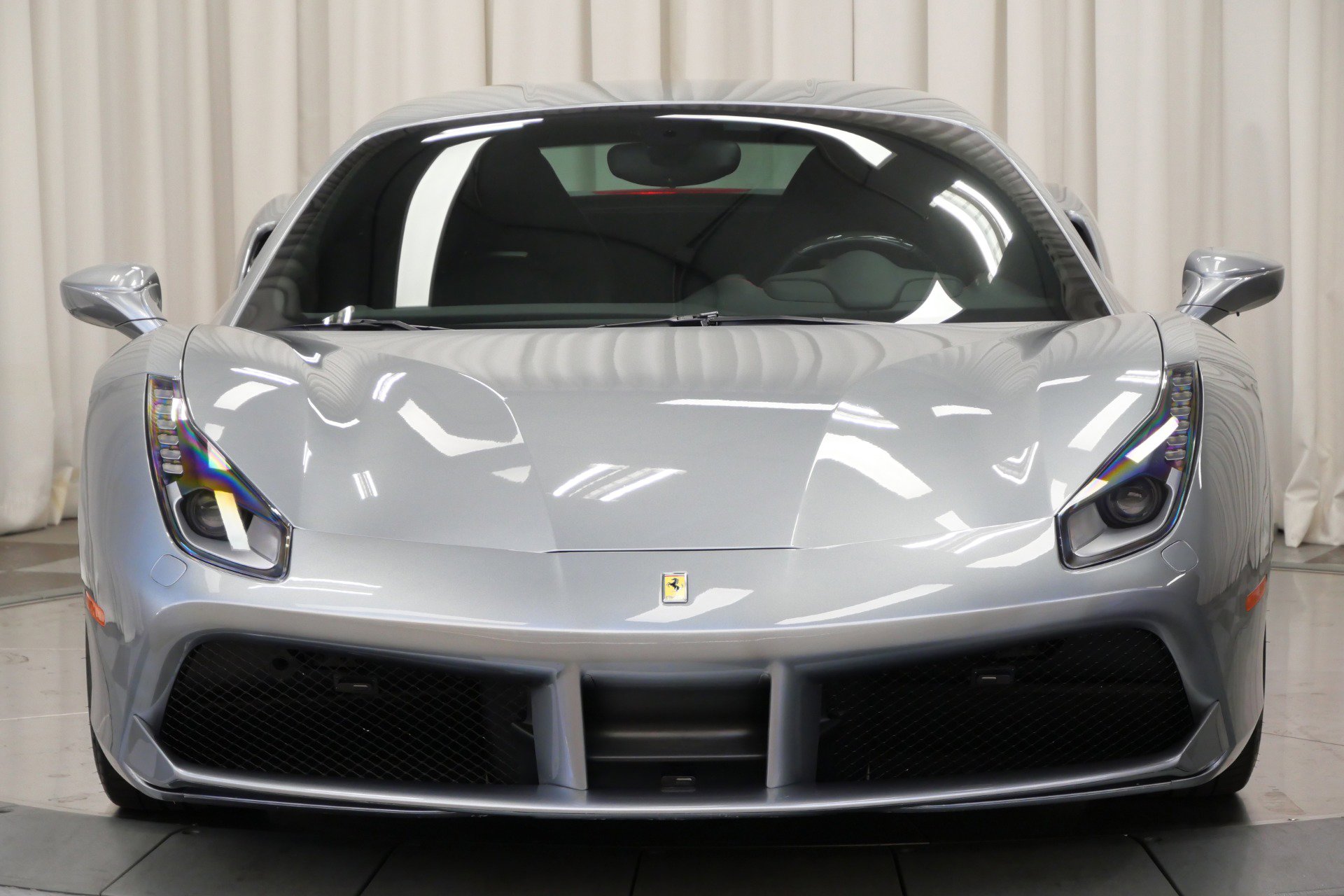 Used 2018 Ferrari 488 GTB image 4