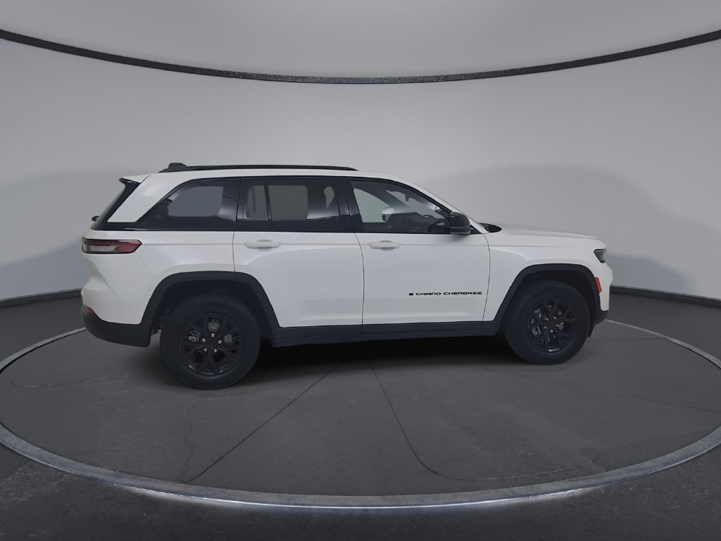 Certified 2025 Jeep Grand Cherokee Altitude AWD/4WD image 17