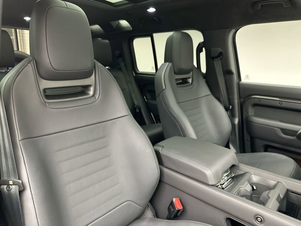 Certified 2025 Land Rover Defender 110 image 6
