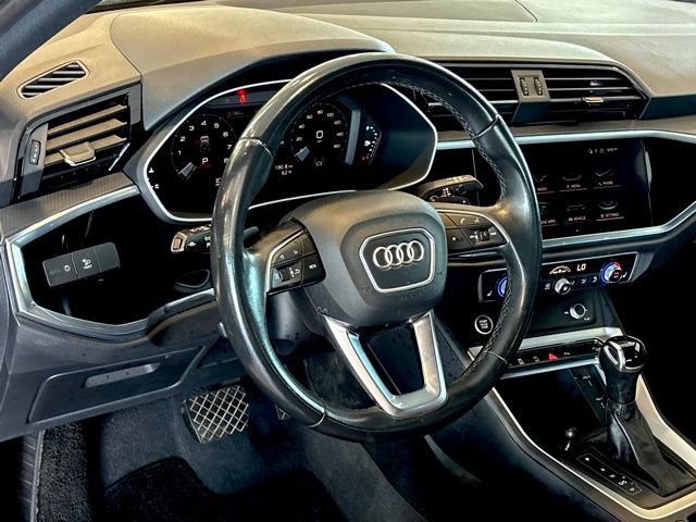 Used 2022 Audi Q3 2.0T Premium Plus w/ Premium Plus Package AWD/4WD image 13