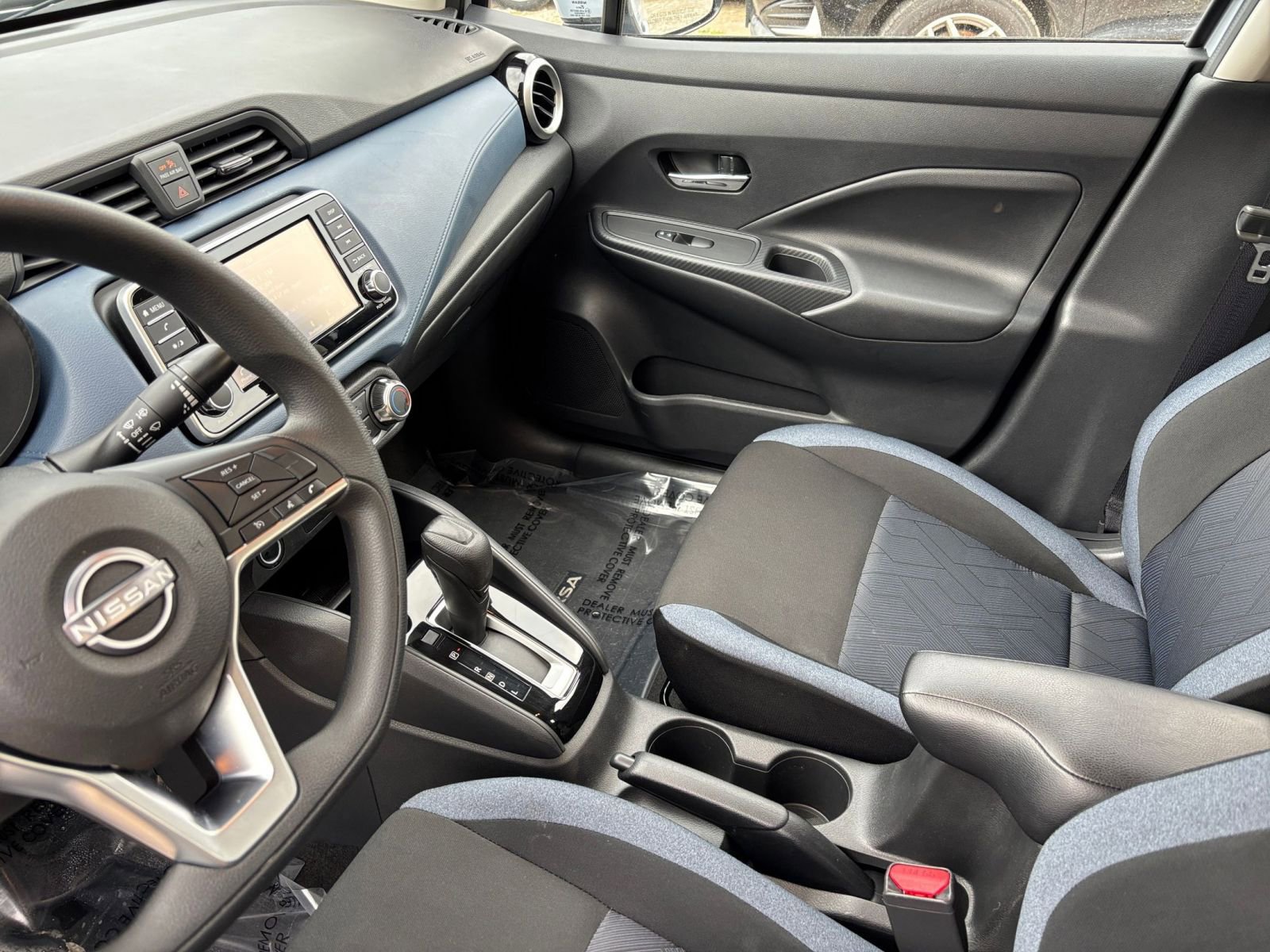 Used 2025 Nissan Versa SV image 39