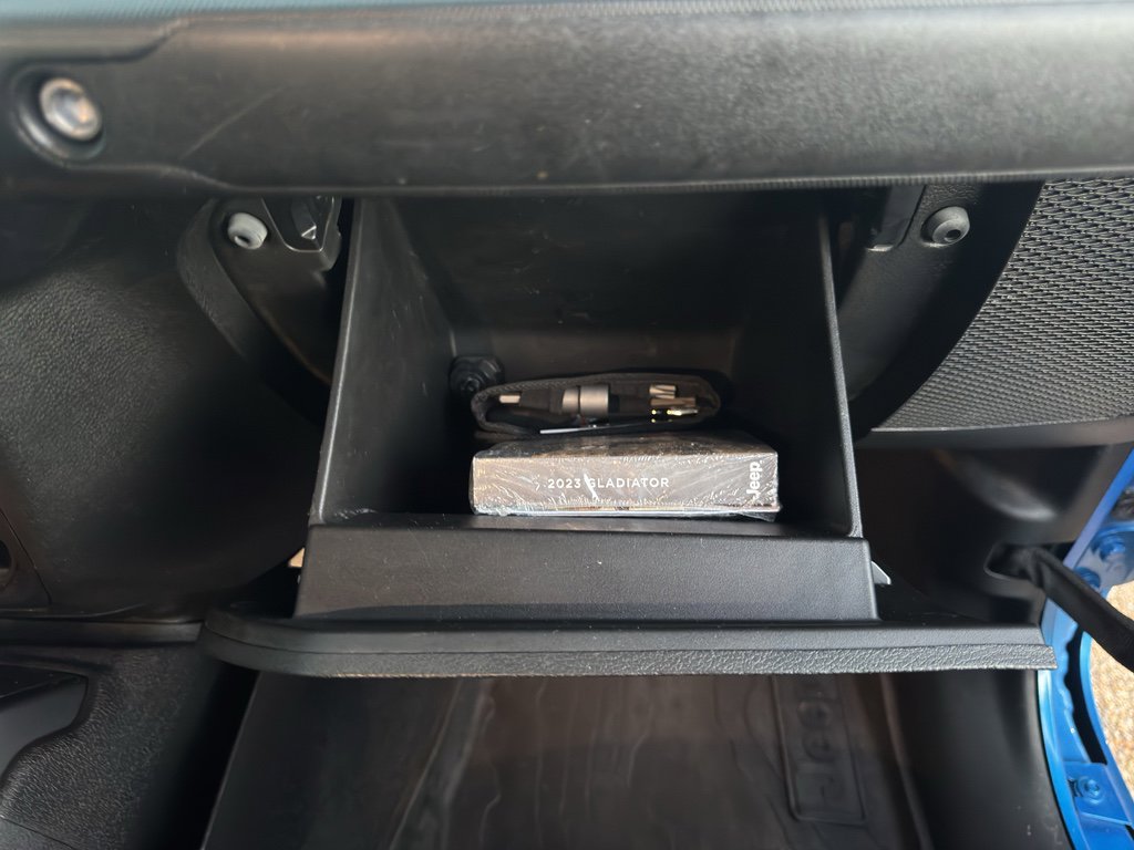 Used 2023 Jeep Gladiator Willys image 36