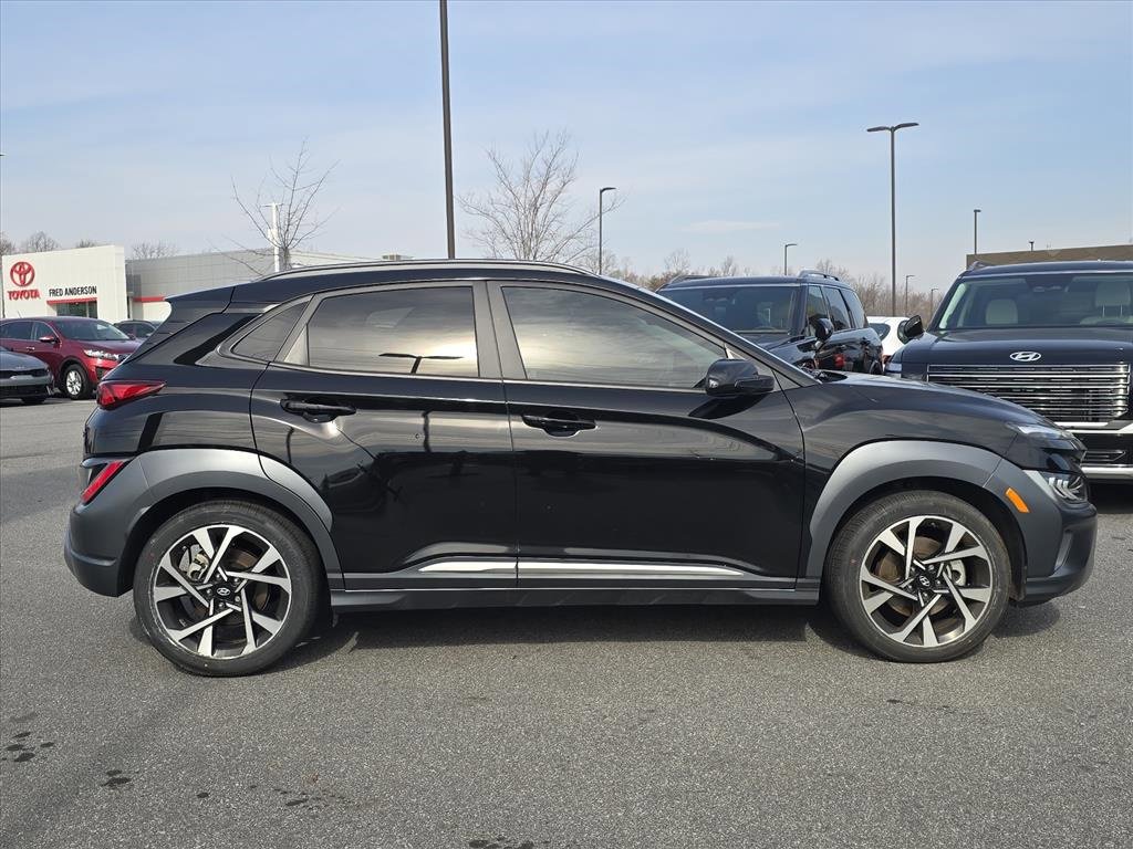Used 2022 Hyundai Kona Limited image 2