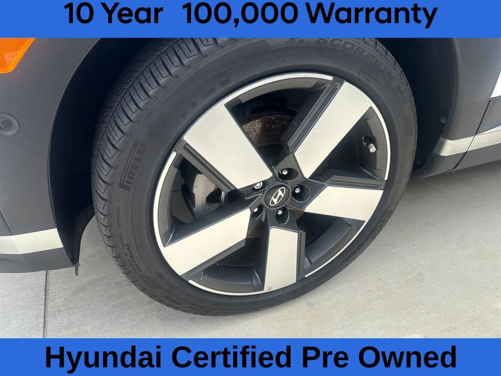 Used 2025 Hyundai Santa Fe Limited FWD image 15
