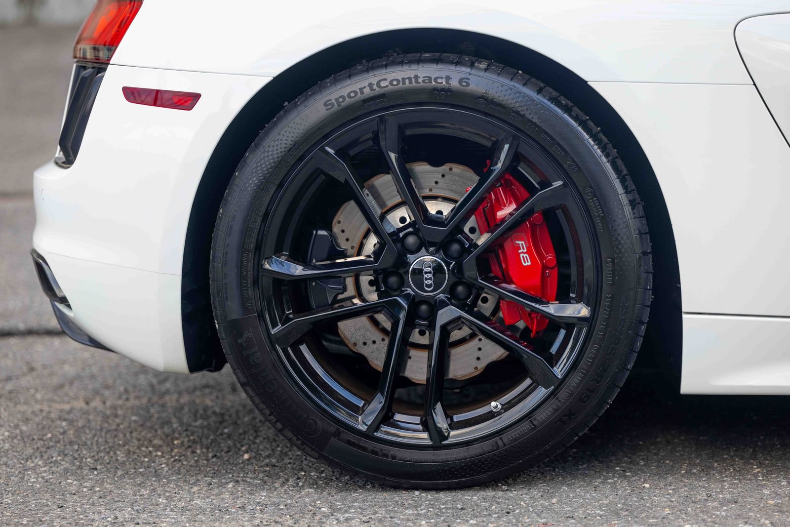 Used 2018 Audi R8 V10 RWD image 39