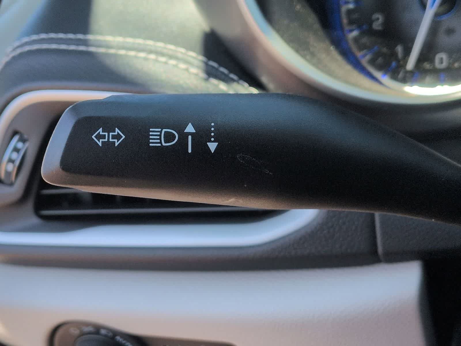 Certified 2023 Chrysler Pacifica Touring-L AWD/4WD image 27