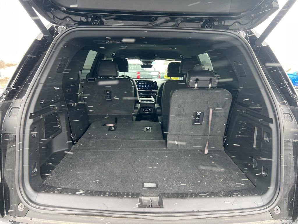 Used 2025 Chevrolet Traverse Z71 w/ Enhanced Driving Package image 6