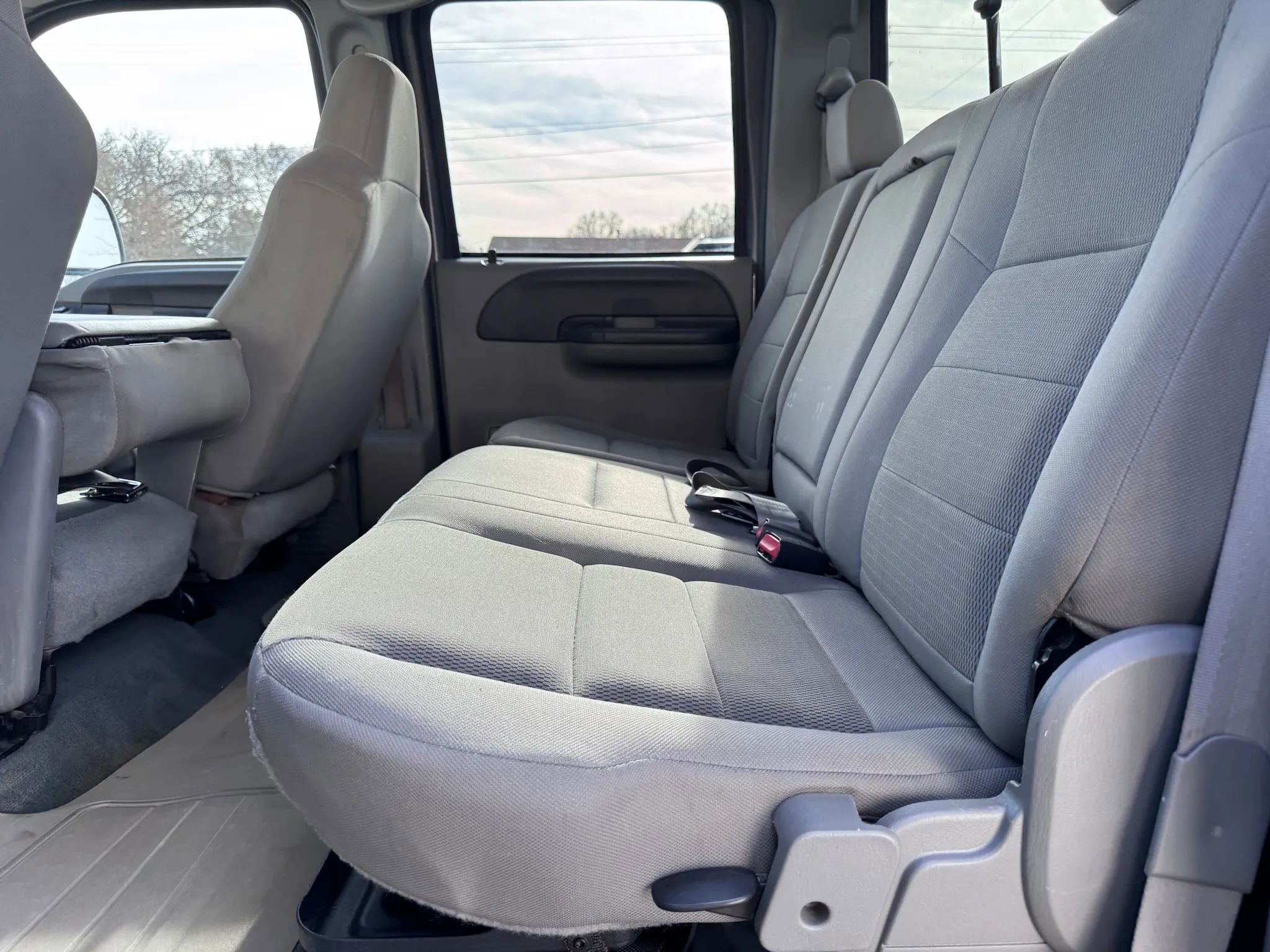 Used 2004 Ford F350 XLT image 26