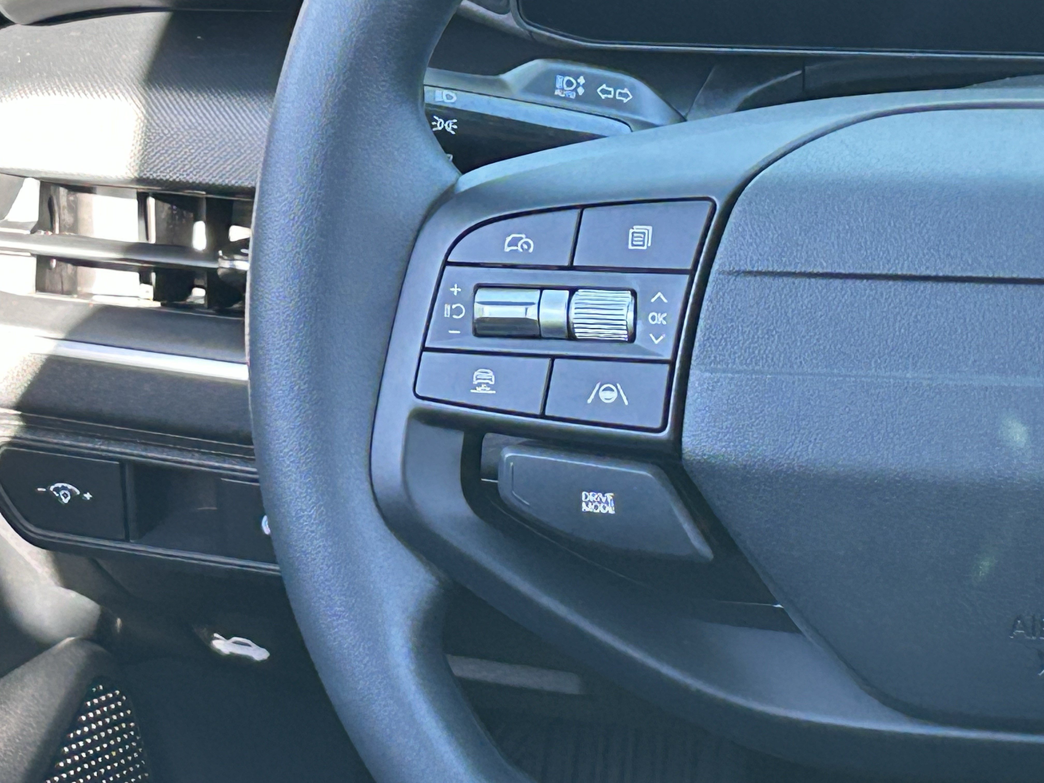 New 2026 Kia K4 FWD image 19