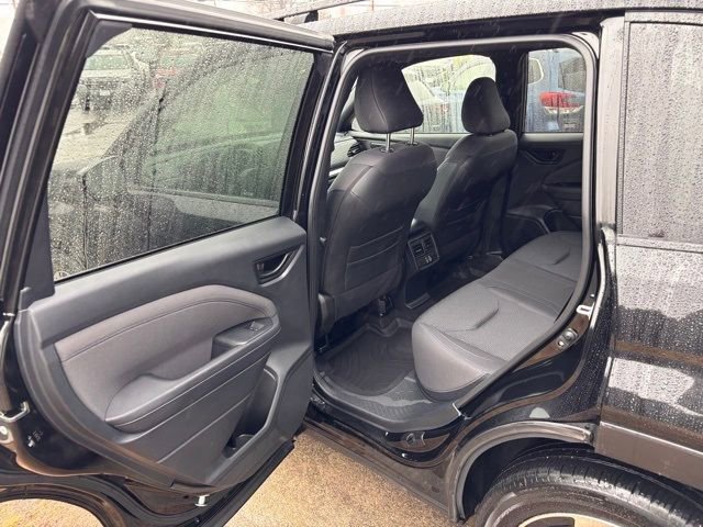 Used 2025 Subaru Forester Premium image 18