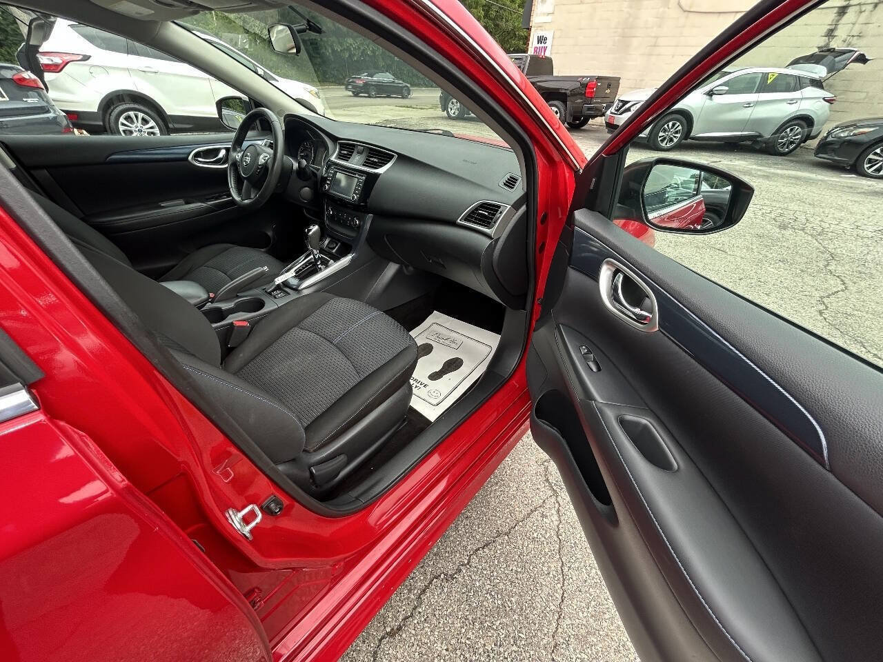 Used 2017 Nissan Sentra SR w/ Driver's Assist Package FWD image 9