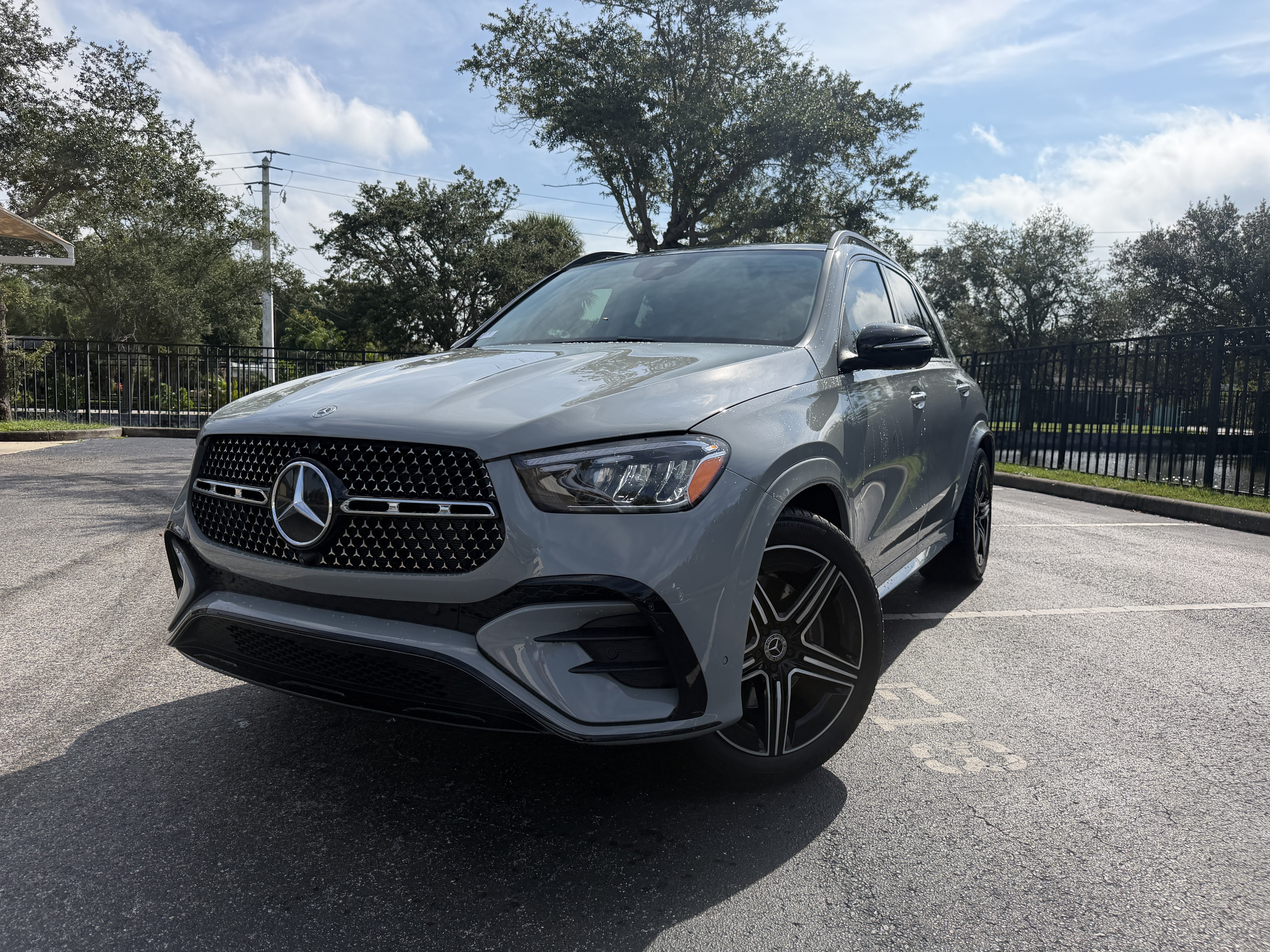 Used 2025 Mercedes-Benz GLE 350 4MATIC image 1