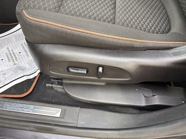 Used 2019 GMC Acadia SLE image 12