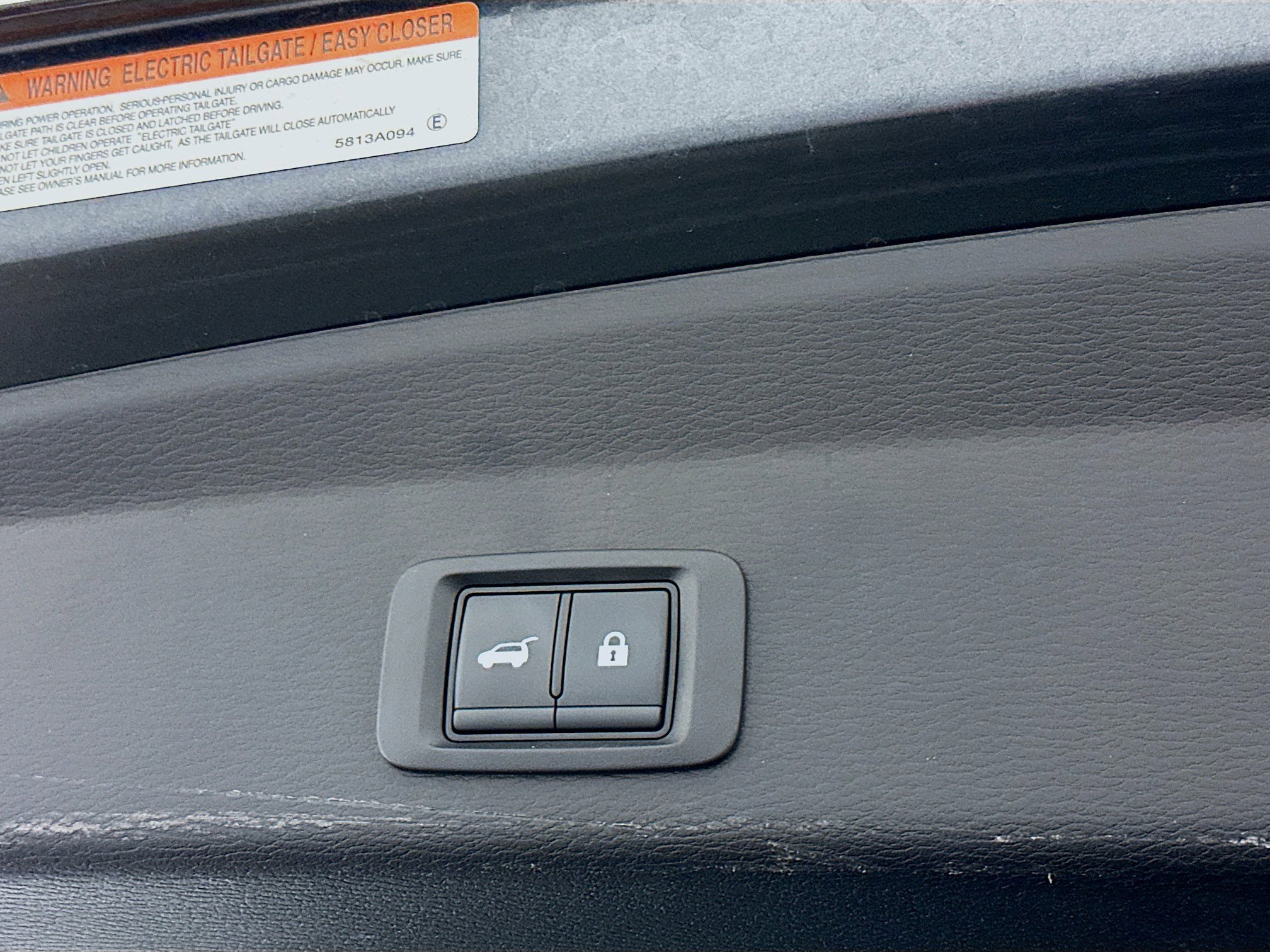 Used 2025 Mitsubishi Outlander SE image 32