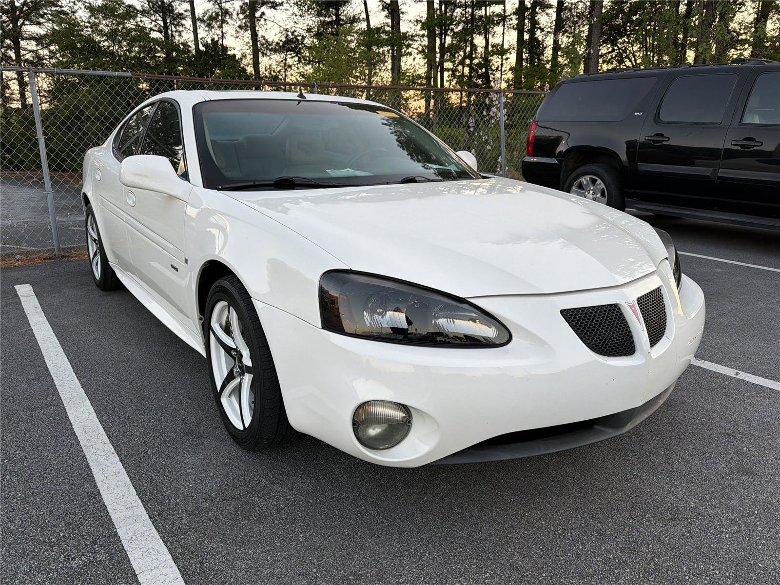 Used 2005 Pontiac Grand Prix GTP w/ Sport Package image 3