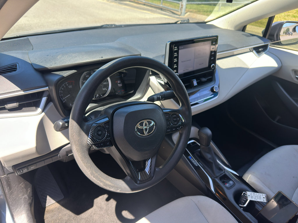 Used 2020 Toyota Corolla LE FWD image 16