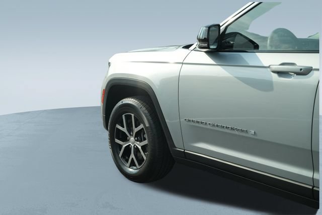 Used 2023 Jeep Grand Cherokee L Limited AWD/4WD image 44