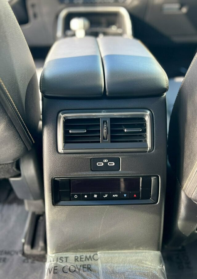 Used 2024 MAZDA CX-90 Plug-In Hybrid w/ Premium Pkg AWD/4WD image 22