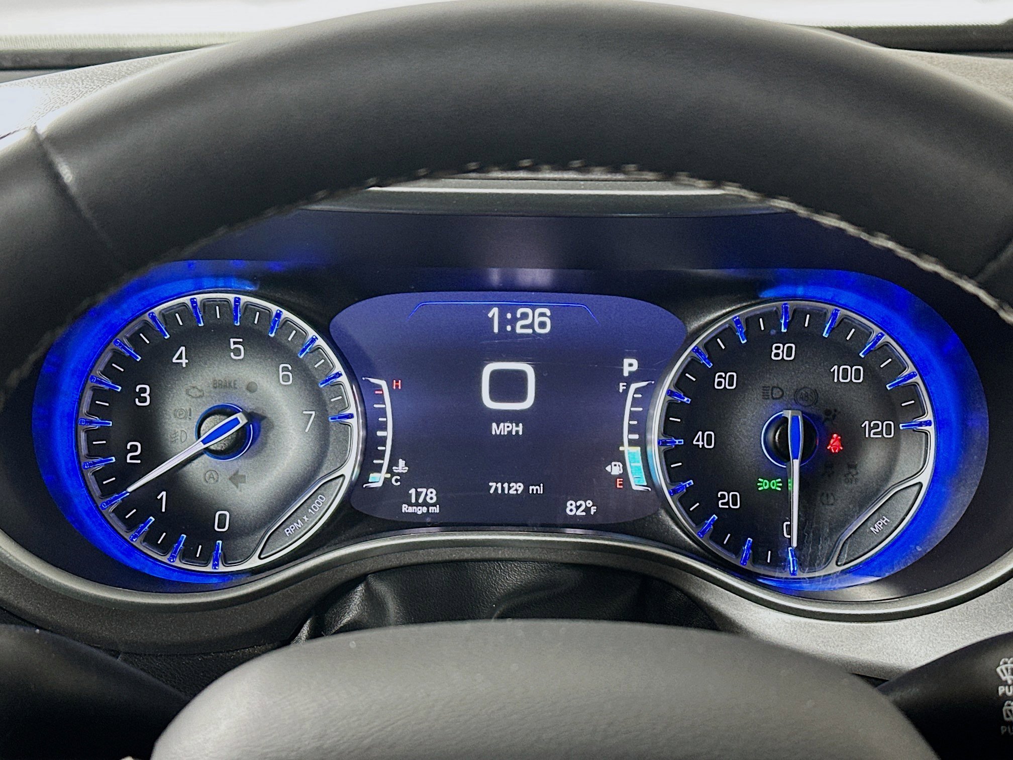 Used 2023 Chrysler Pacifica Touring-L image 12