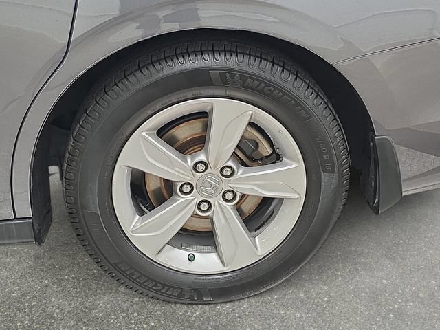 Used 2019 Honda Odyssey EX image 32