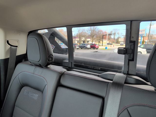 Used 2017 GMC Canyon SLE w/ All Terrain Package AWD/4WD image 25