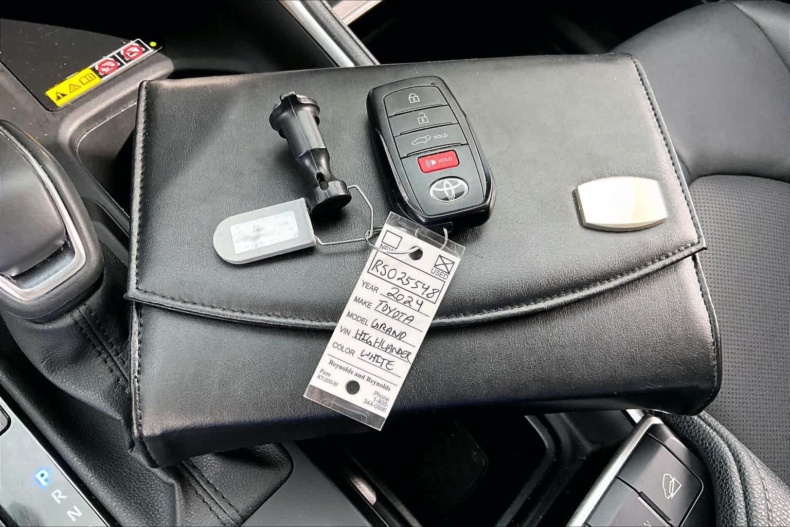 Used 2024 Toyota Grand Highlander AWD image 15