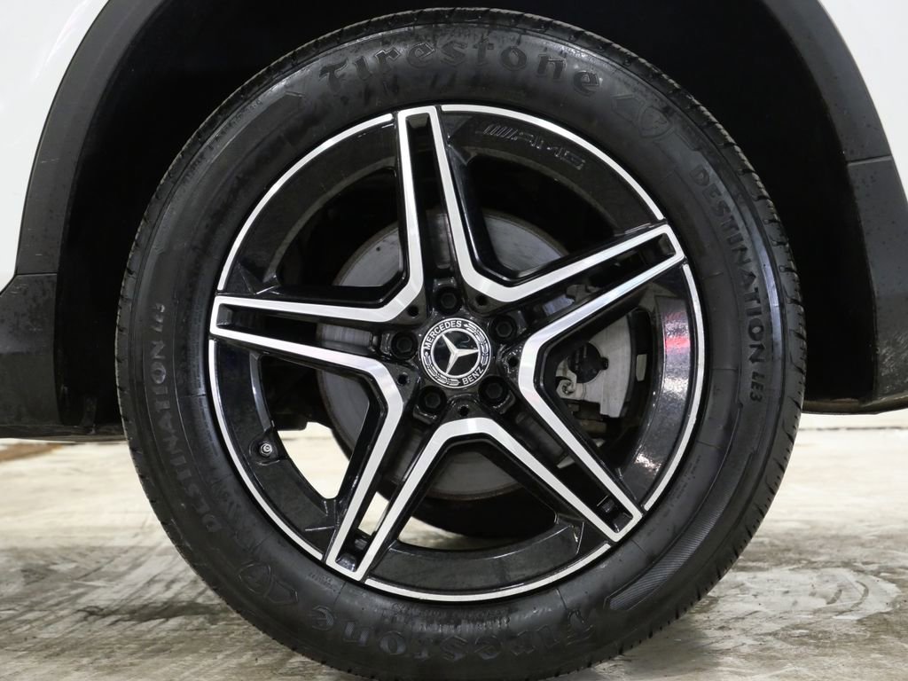 Used 2022 Mercedes-Benz GLC 300 4MATIC w/ AMG Line image 12