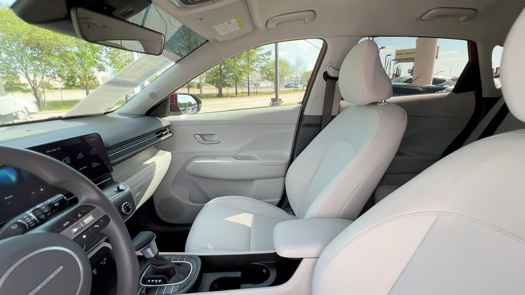 Certified 2025 Hyundai Kona SE image 31