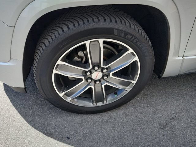 Used 2017 GMC Acadia Denali w/ Technology Package AWD/4WD image 8