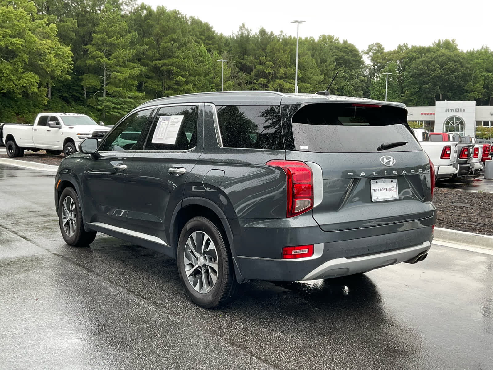 Used 2022 Hyundai Palisade SEL FWD image 3