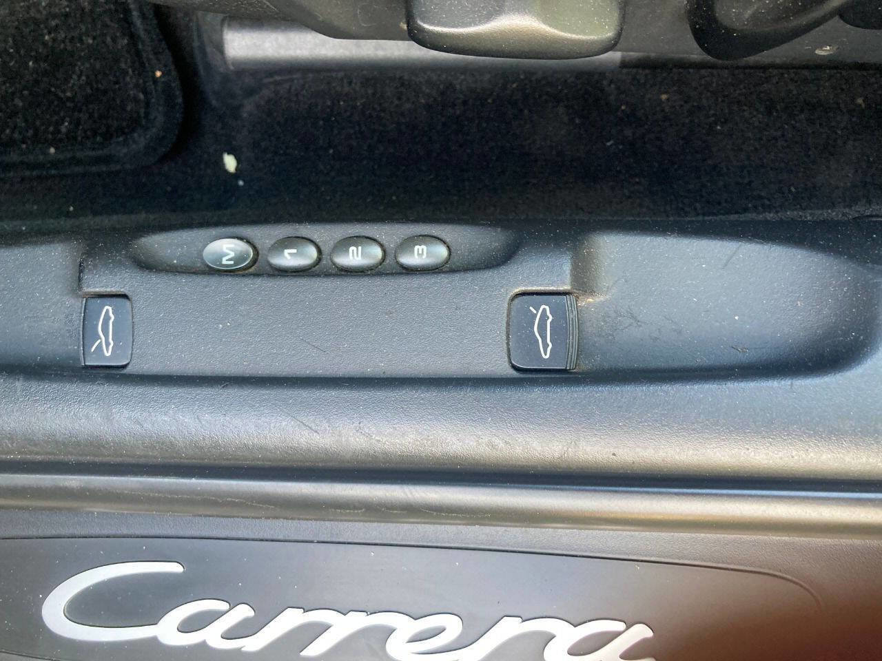 Used 2001 Porsche 911 Carrera image 13