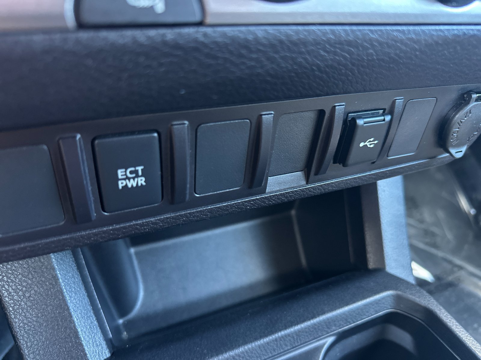 Used 2022 Toyota Tacoma SR w/ SR Convenience Package RWD image 40
