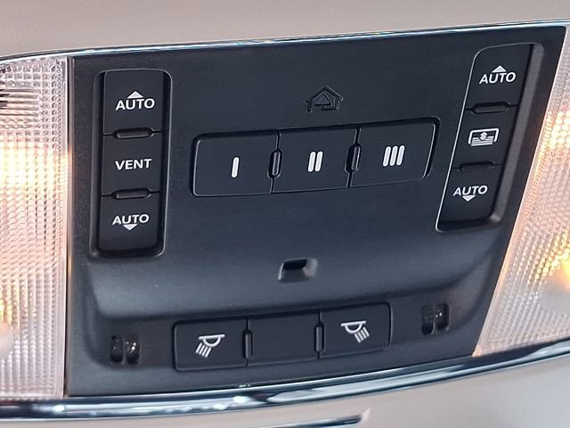 Used 2023 Chrysler 300 Touring L w/ Popular Equipment Group image 26