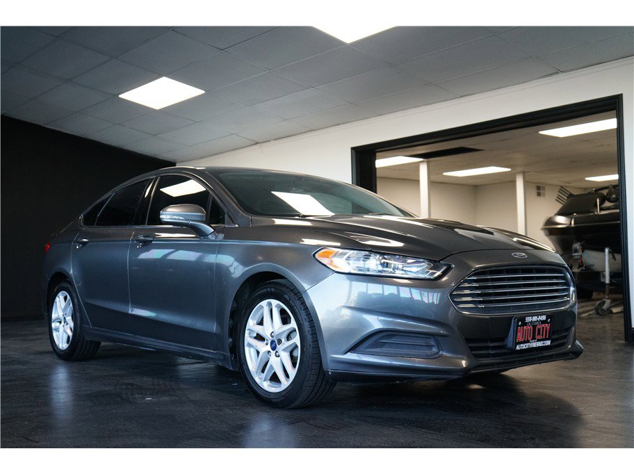 Used 2016 Ford Fusion SE image 1
