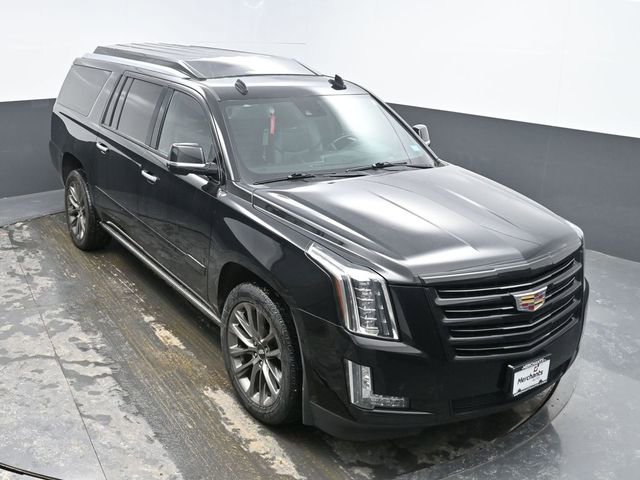Used 2020 Cadillac Escalade ESV Platinum w/ Escalade Sport Edition image 37
