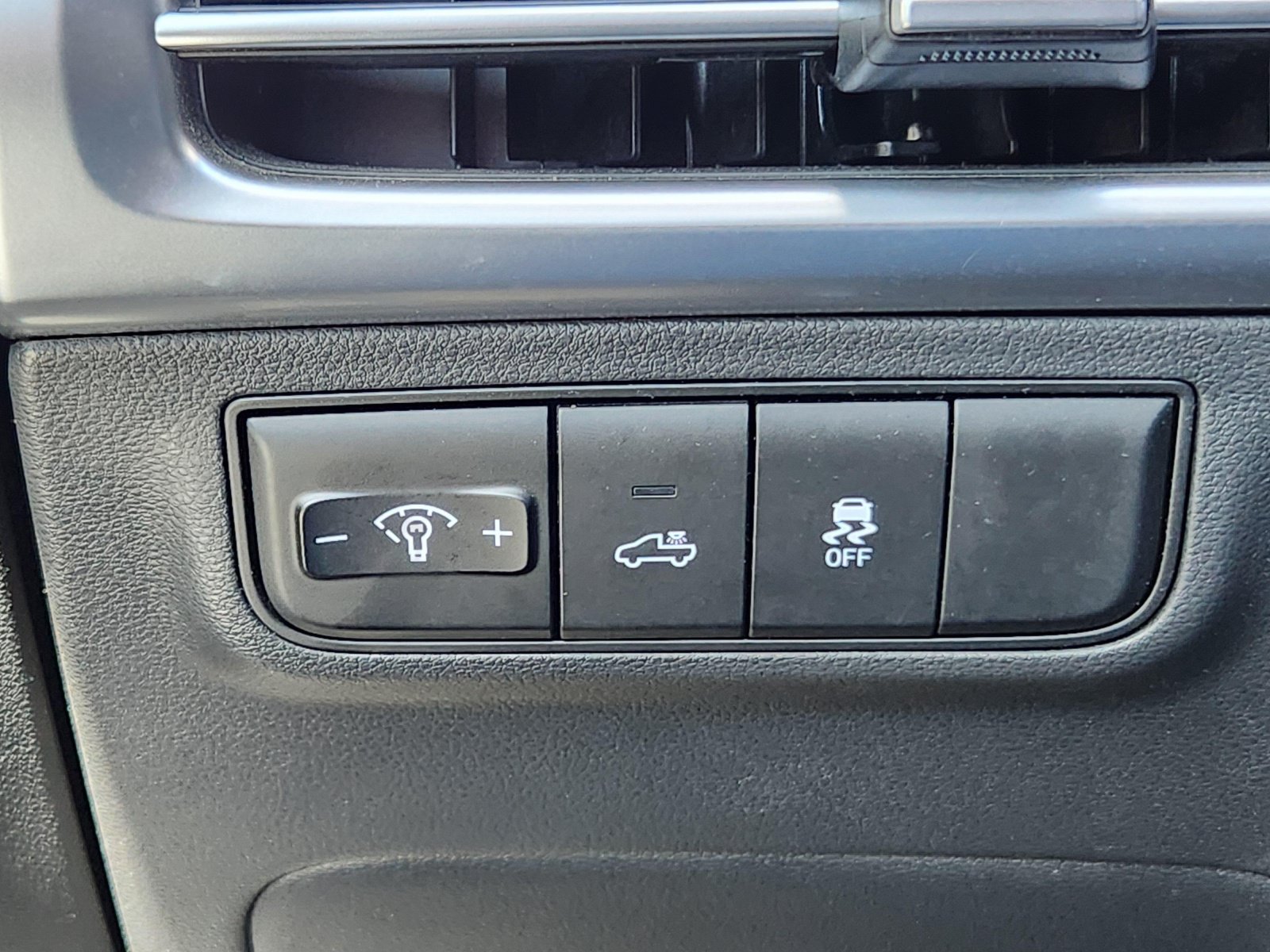 Certified 2025 Hyundai Santa Cruz SE AWD/4WD image 66