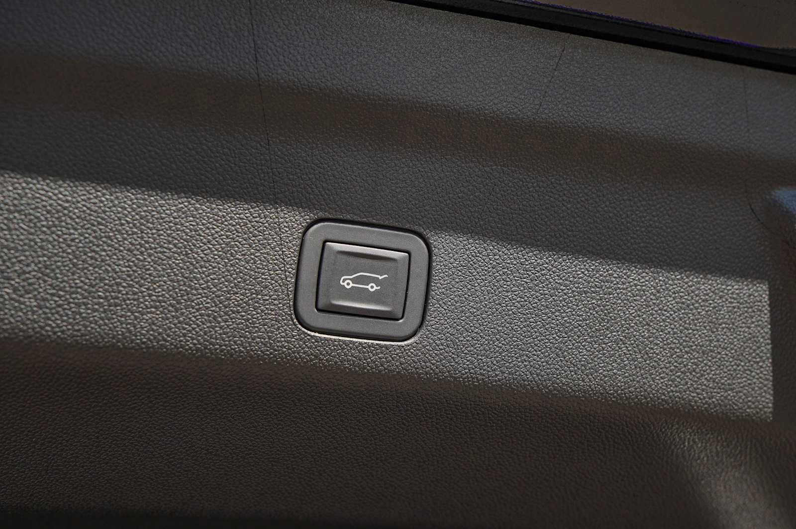 Used 2025 Chevrolet Tahoe RST w/ RST Capability Package image 31