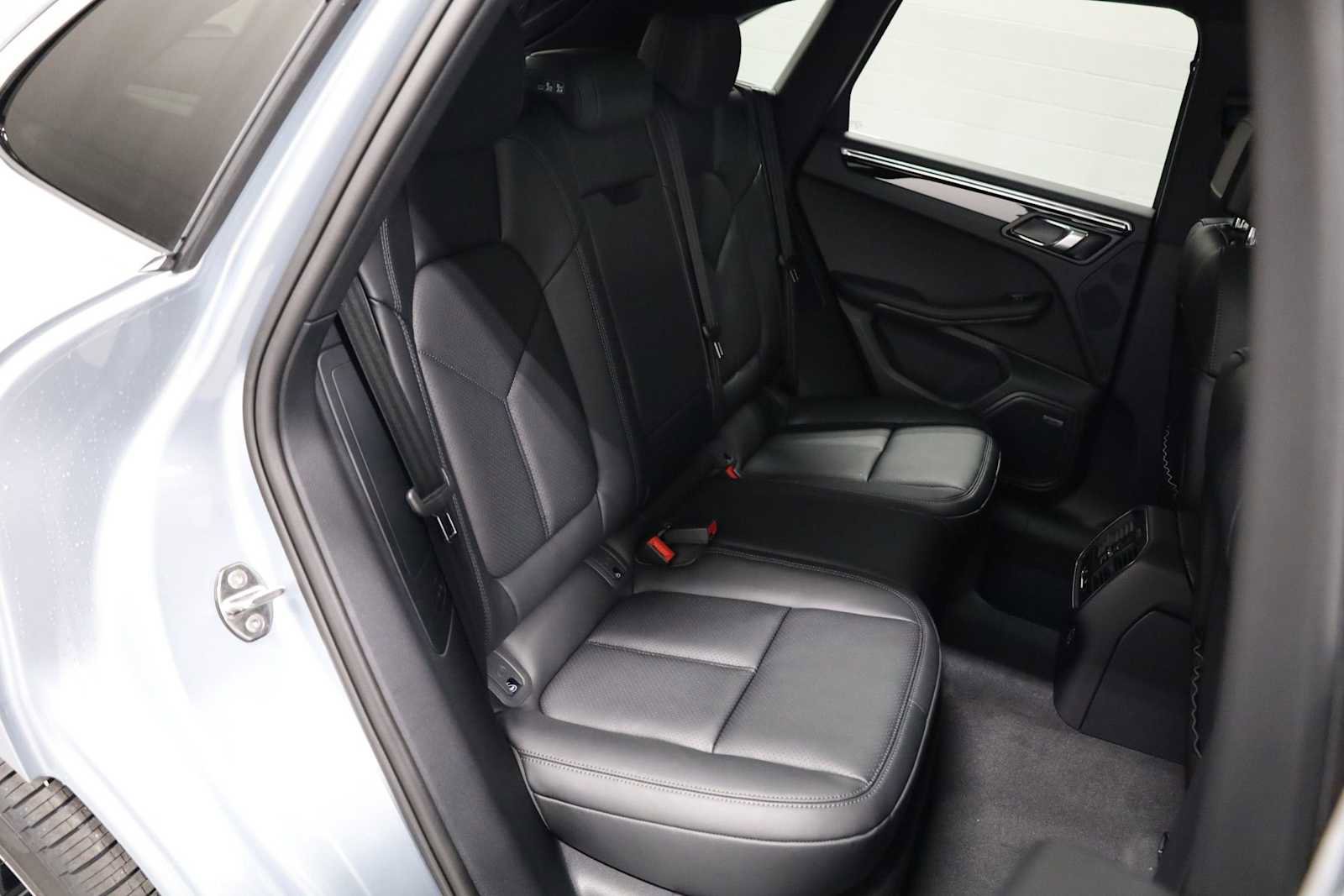 New 2026 Porsche Macan S image 37