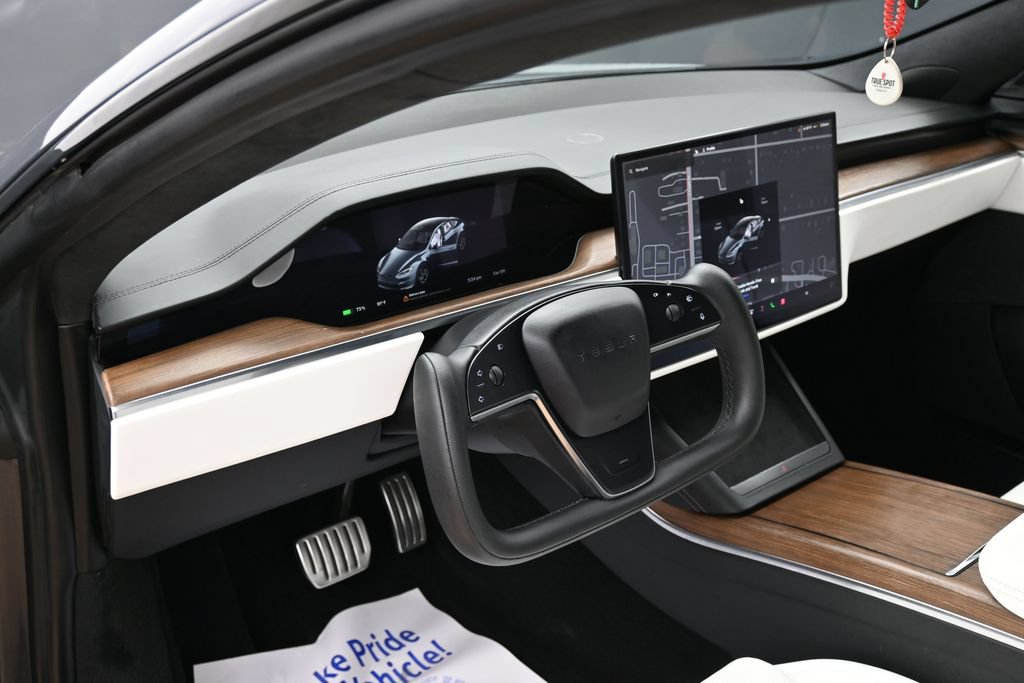 Used 2022 Tesla Model S AWD/4WD image 16