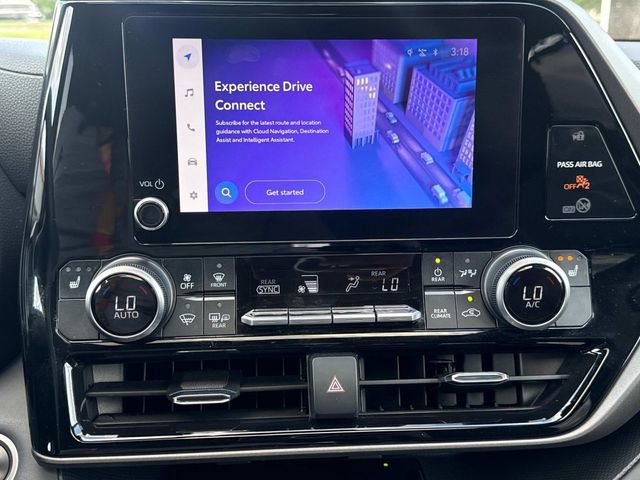 Used 2024 Toyota Highlander XLE FWD image 32