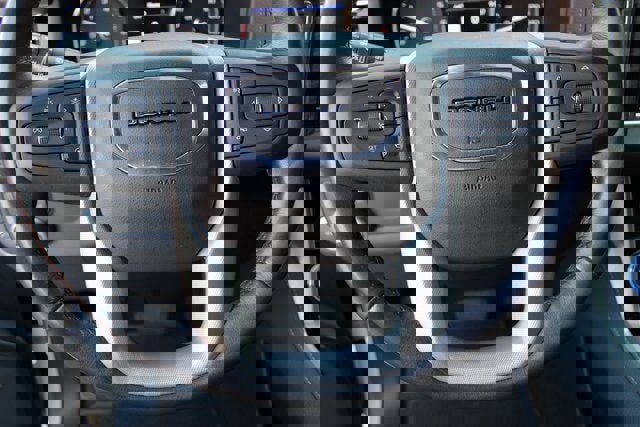 Used 2021 GMC Yukon Denali w/ Denali Premium Package image 13