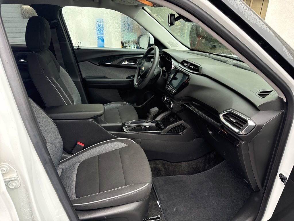 Used 2023 Chevrolet TrailBlazer LT w/ Convenience Package image 19