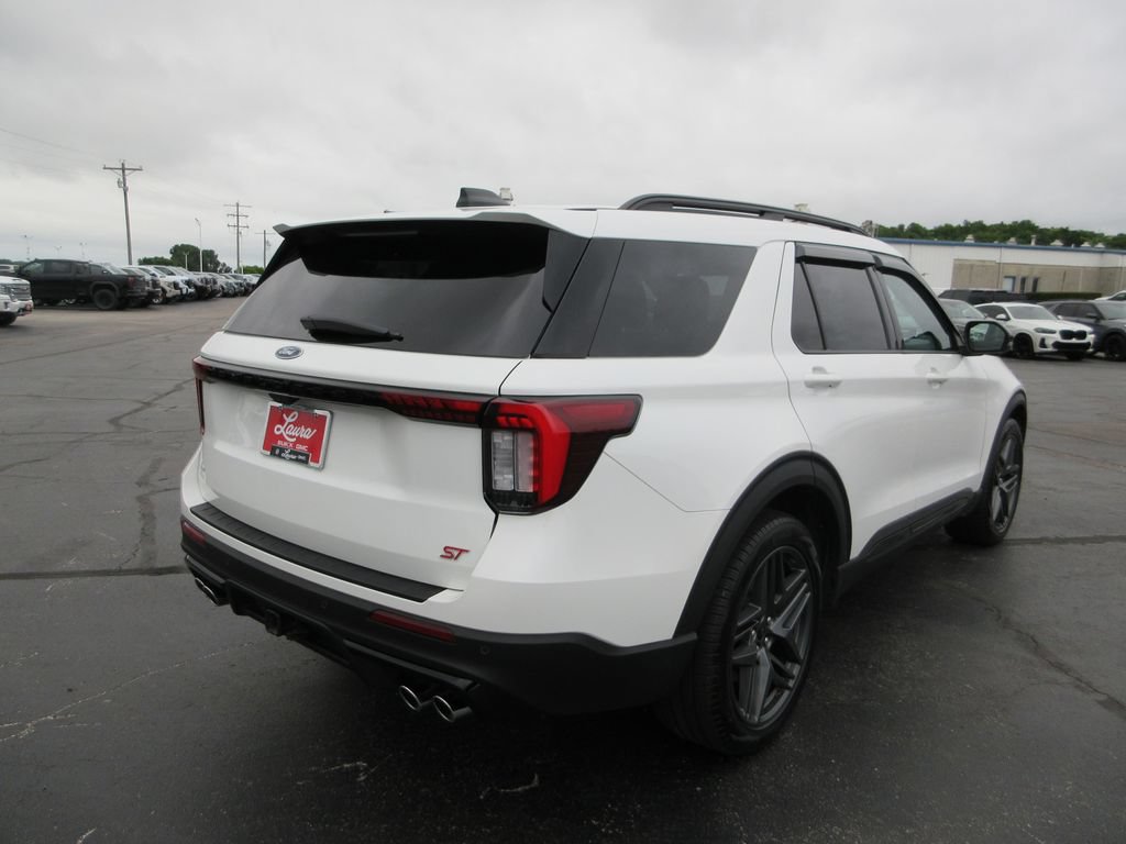 Used 2025 Ford Explorer ST AWD/4WD image 6