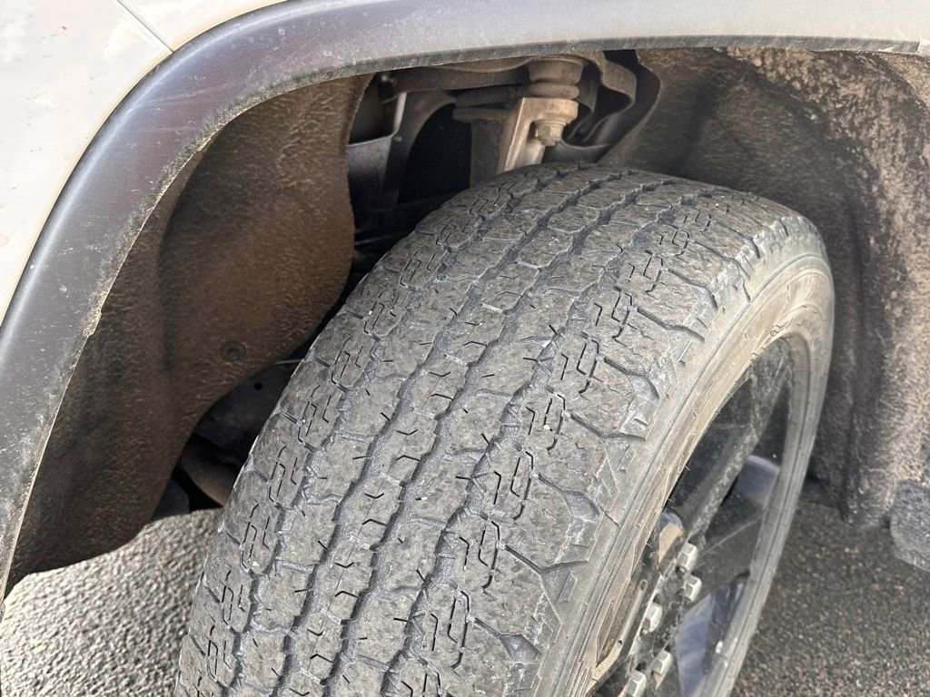 Used 2019 Jeep Grand Cherokee Laredo image 9