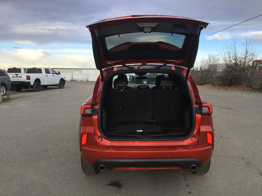 Used 2024 Ford Escape ST-Line w/ Tech Pack #1 image 11