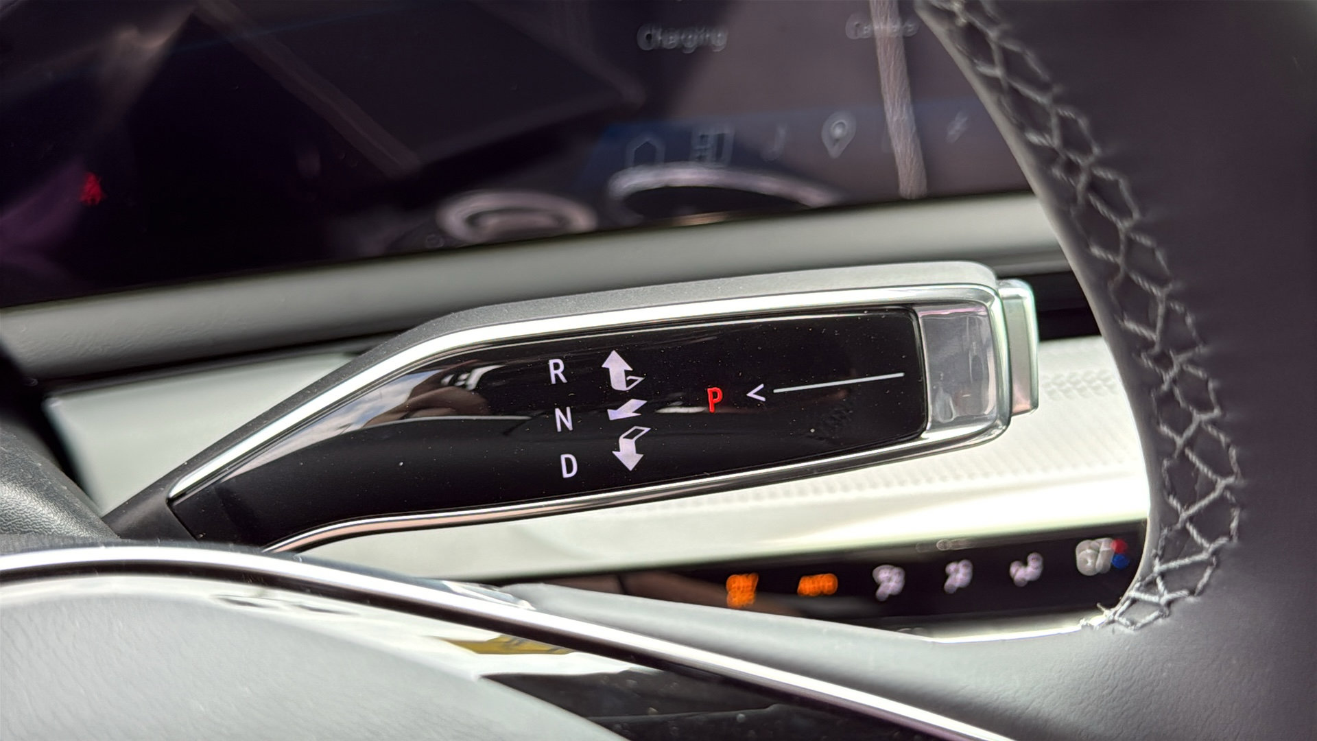 New 2026 Cadillac Optiq Sport 2 w/ LPO, Floor Liner Package AWD/4WD image 17