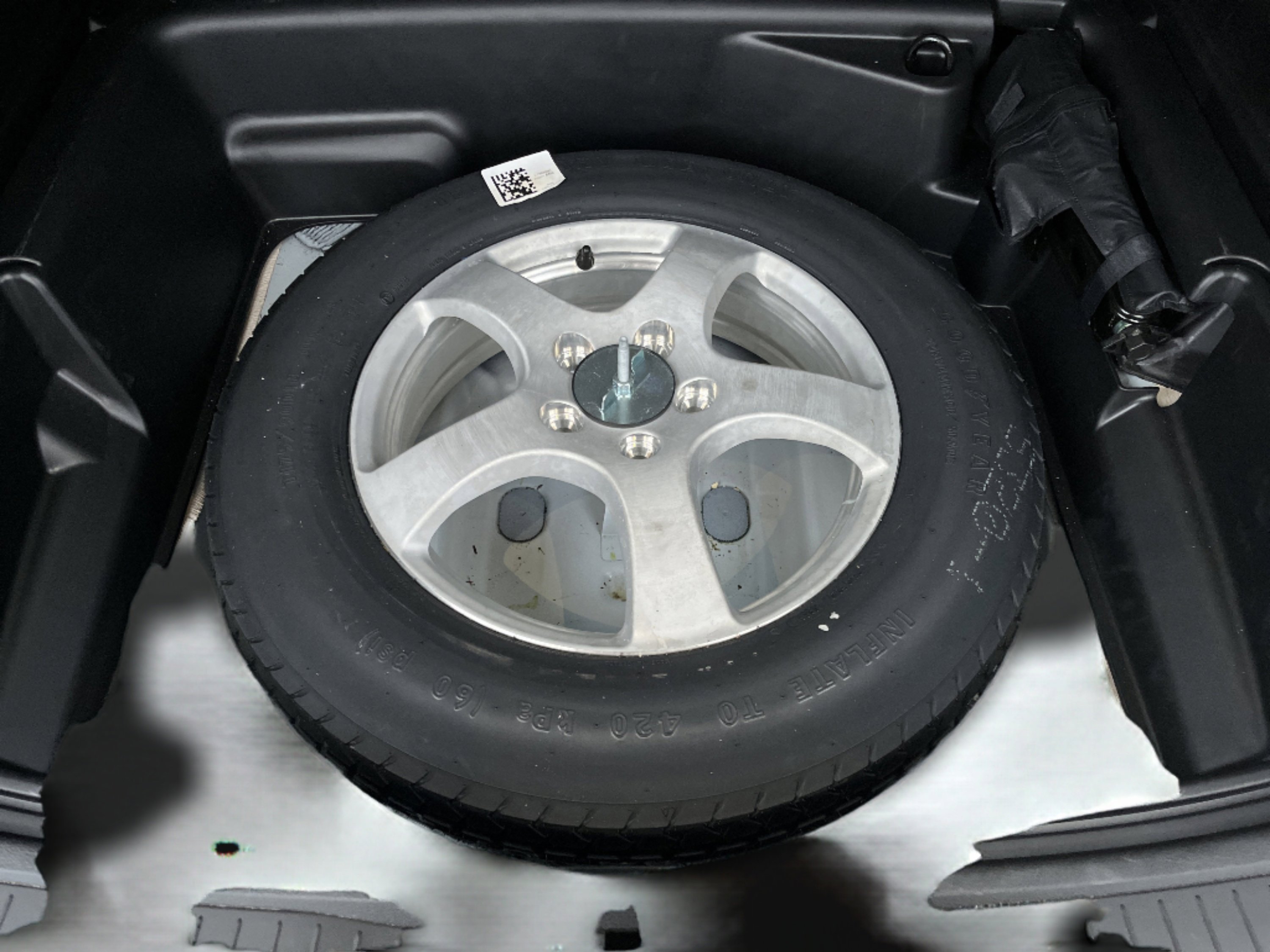 Used 2023 Jeep Grand Cherokee Laredo X image 12